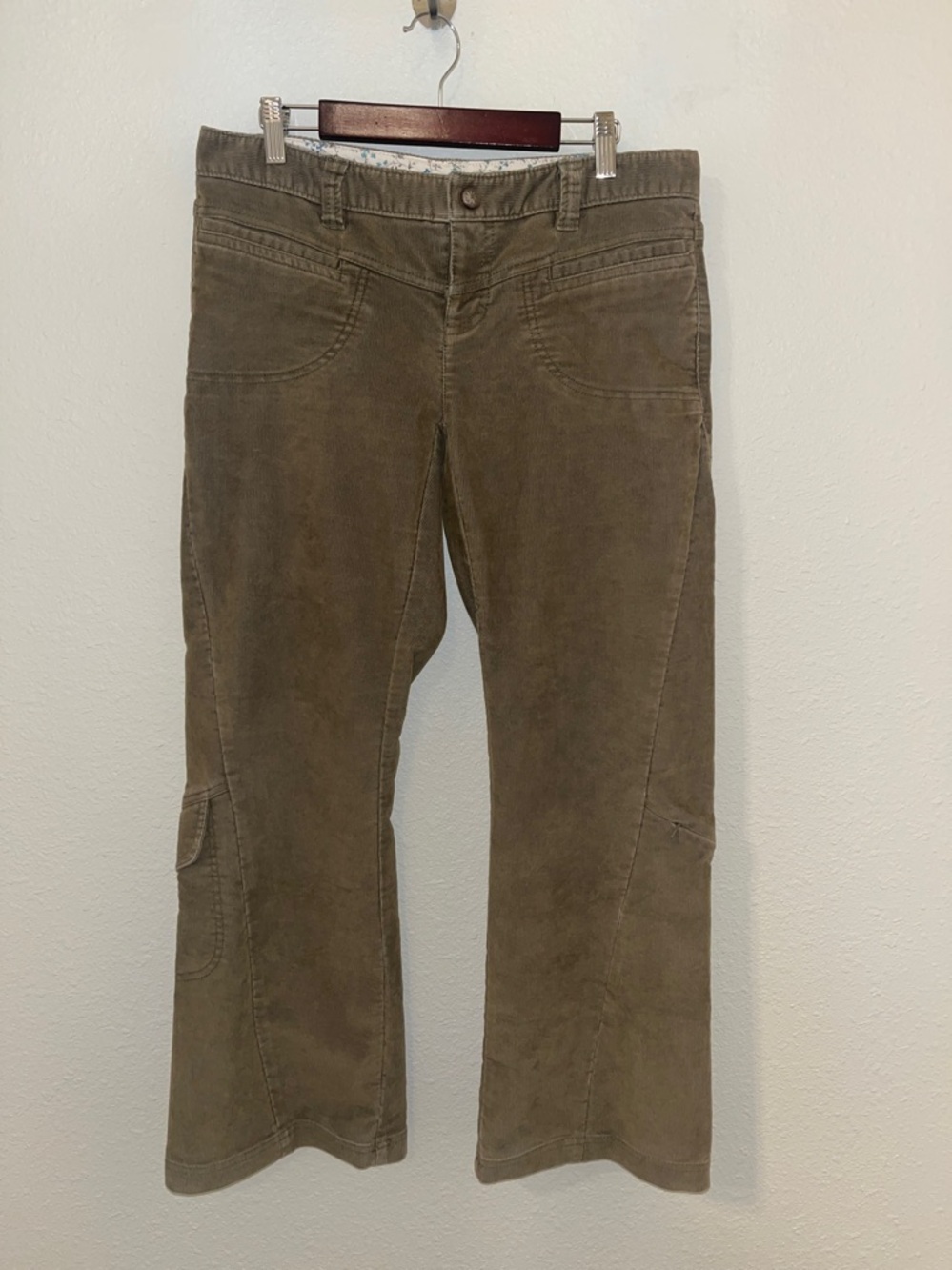 Petite Wide-Leg Corduroys - A Hiker’s Dream! So Many Pockets!